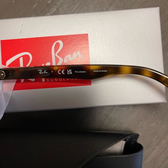 Woman’s Rayban Polarized Boyfriend - Picture 3 of 4